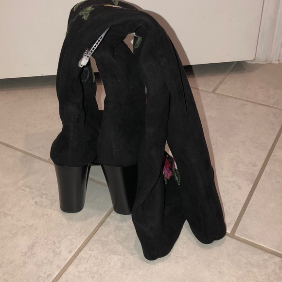 Sam Edelman Vena Floral Embroidered Floral Boot - Picture 5 of 7